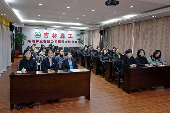 情系女職工  法在你身邊 泉林公司工會開展女職工普法宣傳活動（4）.jpg