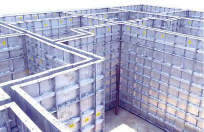 鋁模板施工與凈水設備的應用與協同